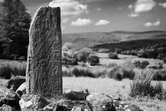 2-aghascrebagh-ogham-stone-county-tyrone-northern-ireland-joe-fox
